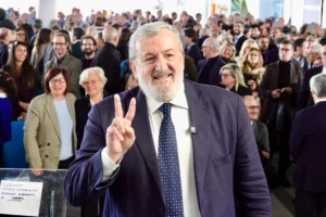 Sanità in Puglia: FdI attacca su deficit fuori controllo, Emiliano era a conoscenza della situazione.