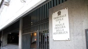 Sentenza choc a Taranto: insulta e maltratta la moglie, ma i giudici dichiarano: «È accaduto una sola volta». Assolto.