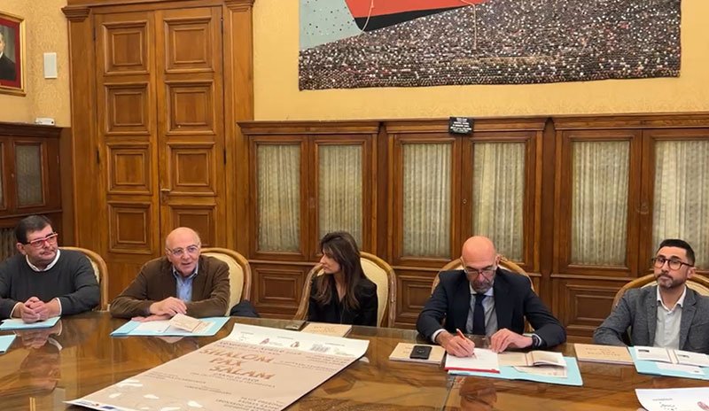 “Shalom Pax Salam”: il 24 aprile al teatro Piccinni il canto di pace per quattro voci e orchestra.