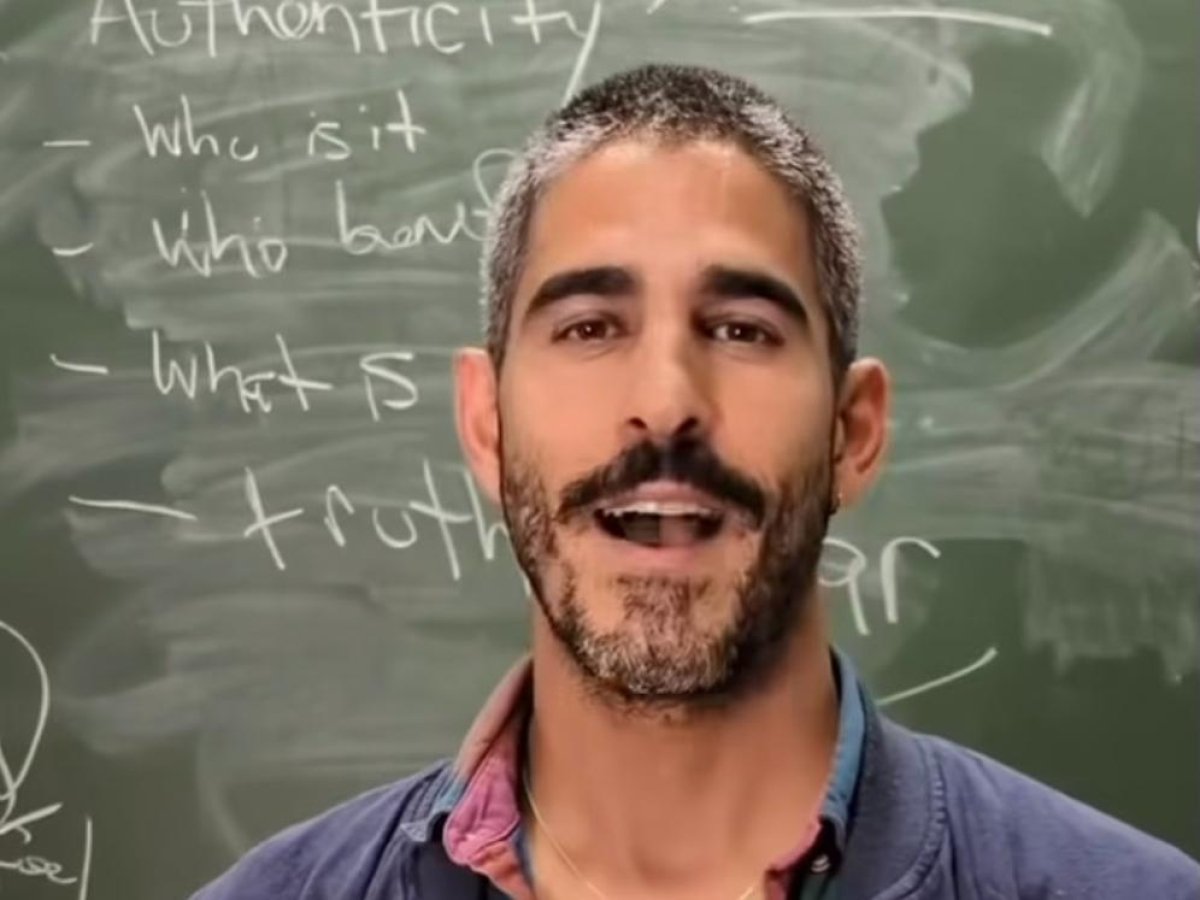 Stretta autoritaria in Kuwait: giornalista insegnante a Bari in carcere da 40 giorni. Ahmed Shihab-Eldin come Patrick Zaki. «Ha commentato una foto della guerra in Iran»