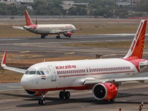 Air India: un rilancio in crisi tra incidenti e tensioni geopolitiche, con perdite record di quasi 3 miliardi nell'ultimo anno.
