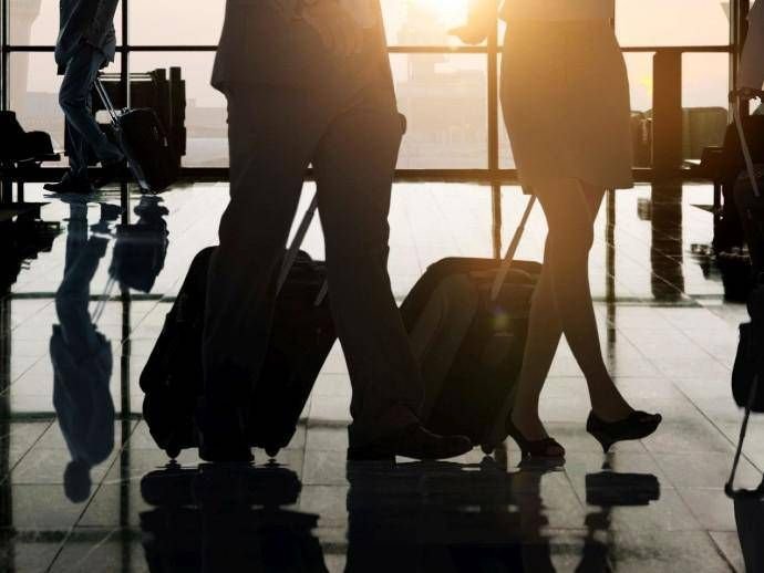 Allarme Ebola: restrizioni e controlli rafforzati negli aeroporti