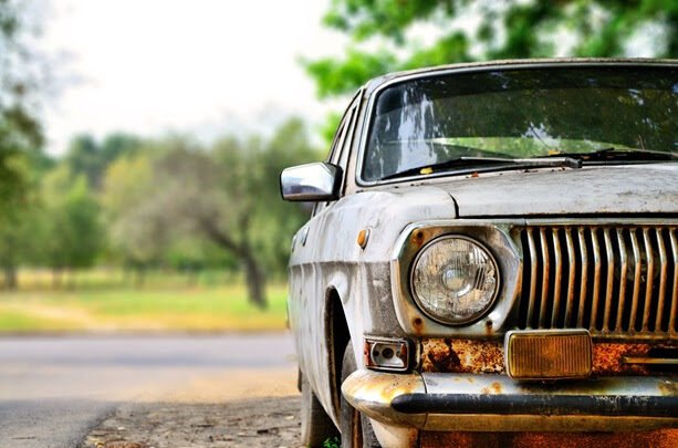 Automobili: in Puglia aumenta l'età media dei veicoli, raggiungendo i 14 anni (+4%)