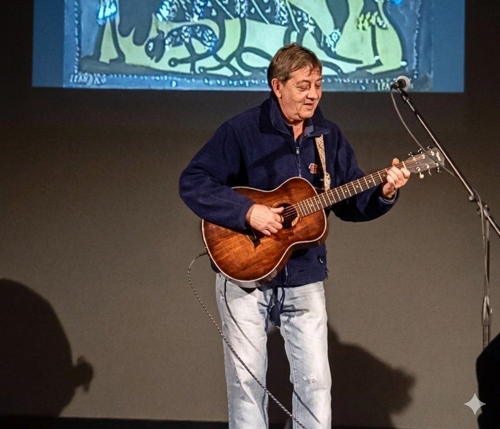 BeppElia presenta la 'Lezione di Scrittura Creativa' nella Sala Astràgali a Lecce