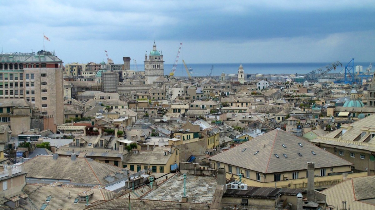 Che casa puoi comprare con il tuo reddito: Firenze e Napoli più care di Milano e Roma, Genova è conveniente