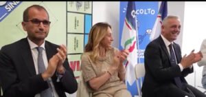 Fratelli d’Italia Puglia: il partito cerca un nuovo equilibrio tra rinnovamento autentico e semplice tregua interna.