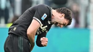Juve-Vlahovic, tensione sul rinnovo: Dusan attende una grande squadra d'Europa