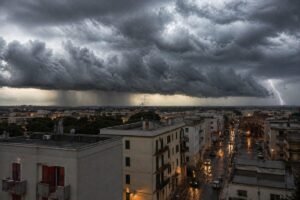 Maltempo in Puglia: crollo delle temperature e grandine a Conversano, nuovo impulso instabile in corso