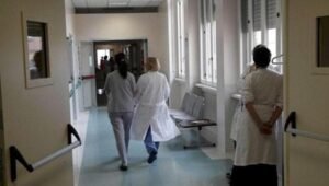 Rivoluzione nella sanità: Decaro nomina i nuovi direttori generali delle ASL. “Devono stare vicino alle persone”