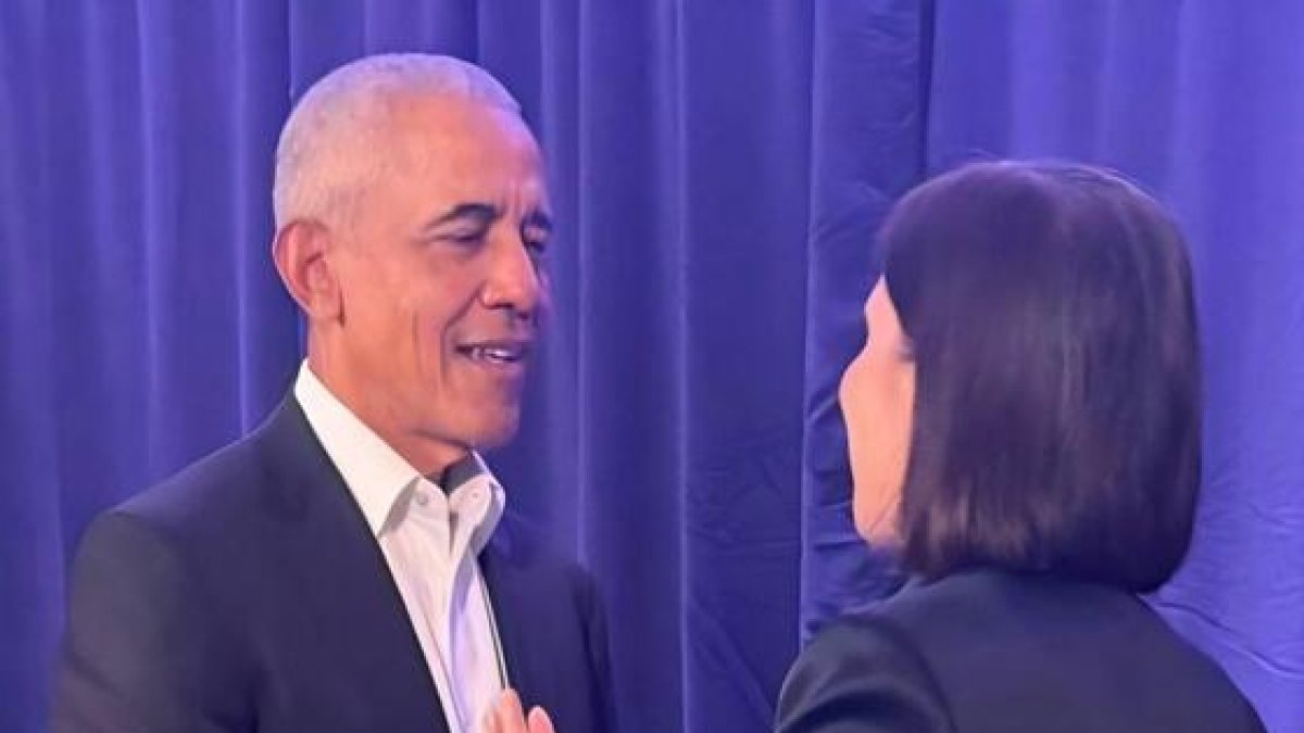 Schlein al vertice progressista e il faccia a faccia con Obama: «Ho iniziato a fare politica per lui»