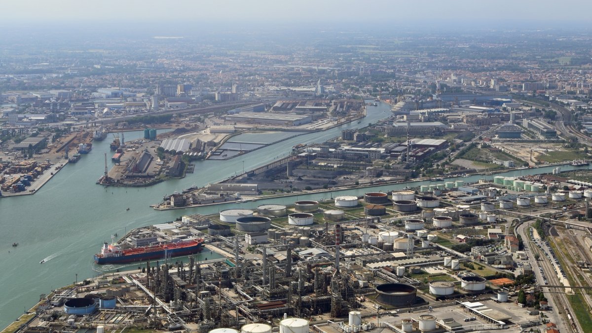 Terre rare: Porto Marghera diventa il sito strategico europeo per i minerali più preziosi. Ecco come sarà.