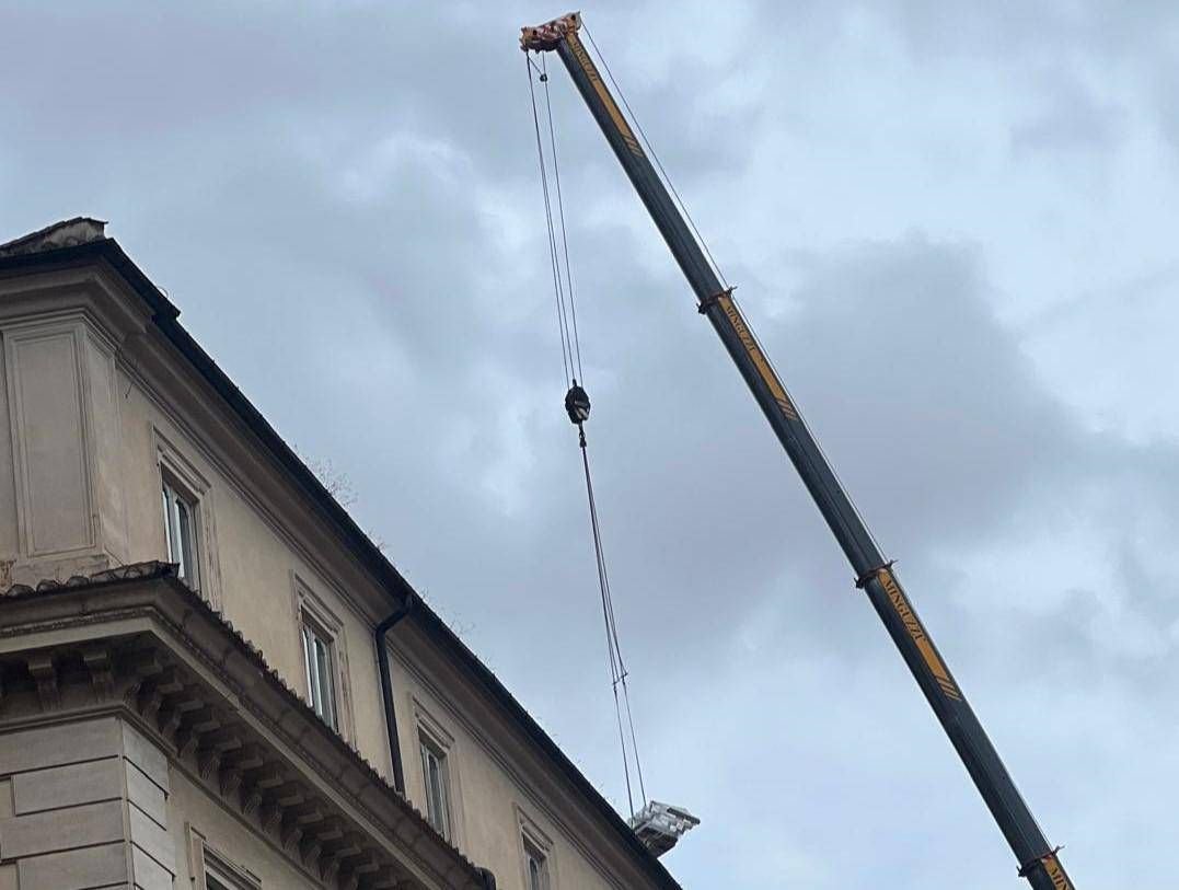 Tre nuovi pennoni su Palazzo Chigi: ecco il costo sostenuto