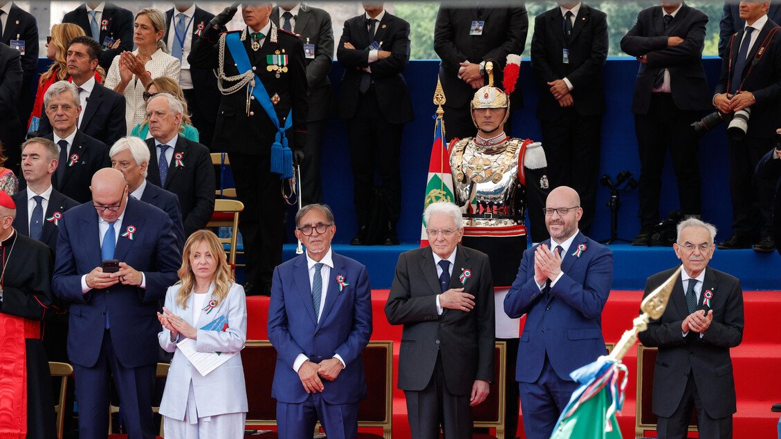 2 giugno: l'omaggio di Meloni e della politica, polemica sulle assenze