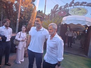 Alemanno libero, cena al ristorante sardo con Vannacci
