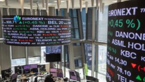 Borsa: Europa in calo, pesano i titoli tecnologici, Milano -1,3%