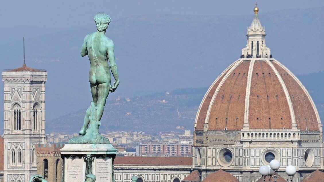 Codacons: prezzi 'pazzi' dell'estate, 300mila euro per un alloggio a Firenze