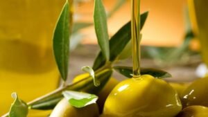Crisi dell'olio extravergine: la Puglia solleva l'emergenza in Conferenza delle Regioni