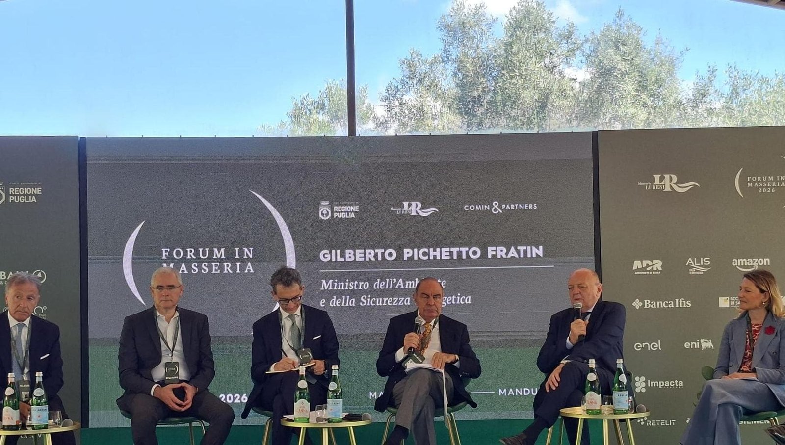 Ex Ilva, il governo blinda l’impianto di Taranto: “La chiusura sarebbe una sconfitta per l’Italia”
