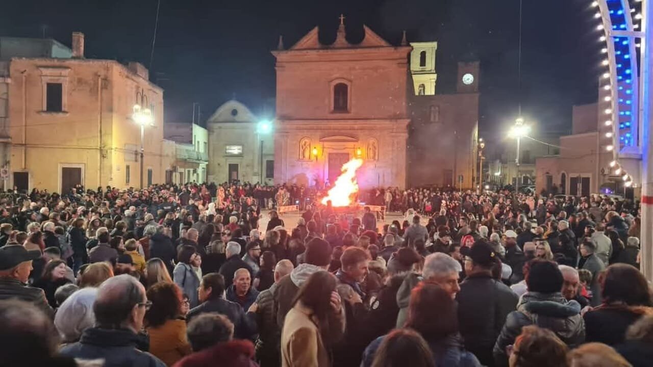 Falò, luminarie e cerimonie tradizionali: 120mila euro dalla Regione per i rituali festivi legati al fuoco