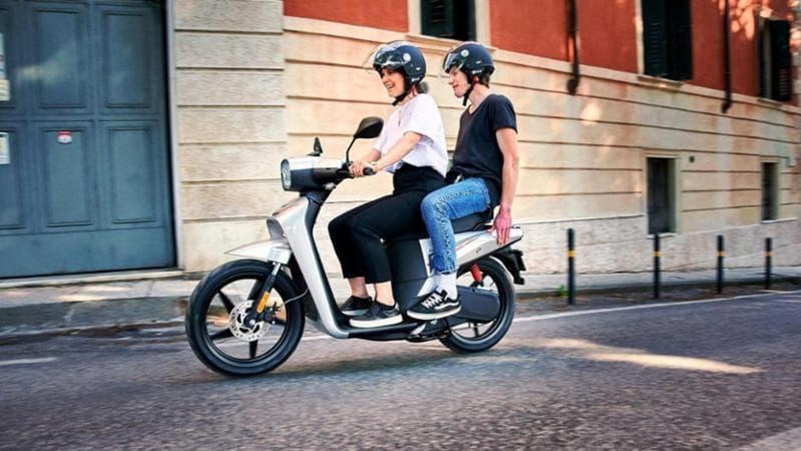 Fondo automotive: agevolazioni per moto e veicoli commerciali, ma auto elettriche escluse