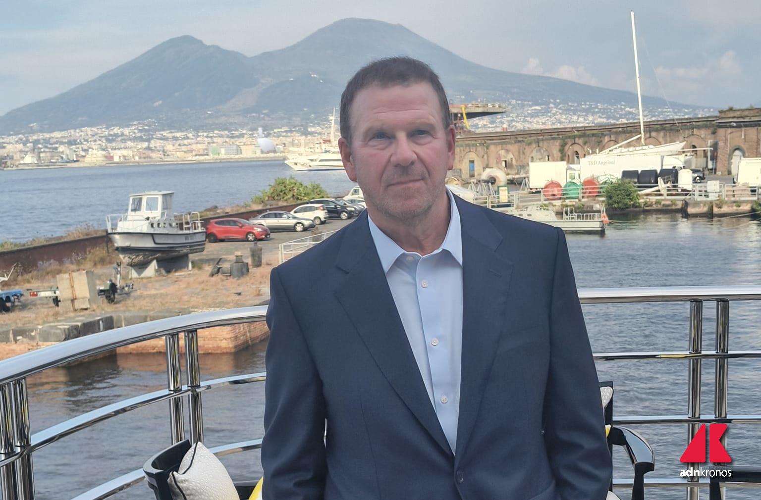 Il plauso dell'ambasciatore Usa a Meloni: "Lavoro eccellente" e la risposta sulle basi.