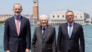 L'allarme di Mattarella sulle big tech: pochi privati sopra gli Stati
