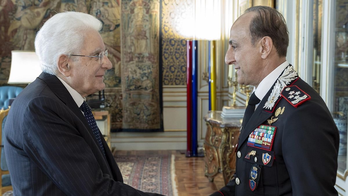 Mattarella: "I Carabinieri offrono un contributo fondamentale alla sicurezza collettiva"
