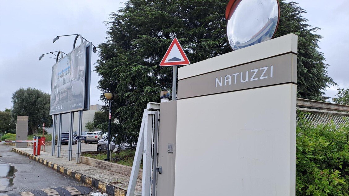 Natuzzi: rammarico per la trattativa saltata, ma il piano di risanamento continua.