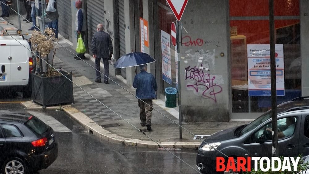 Pioggia e freddo a Bari: attivata l'allerta arancione per rischio temporali