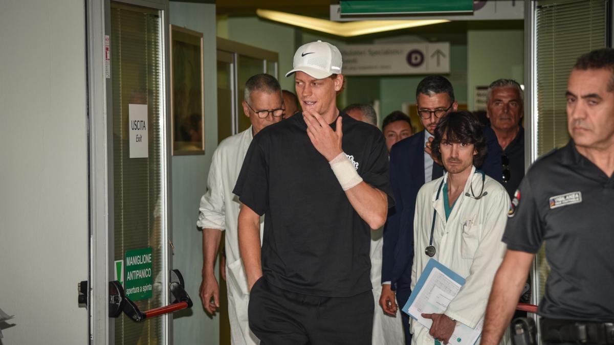 Sinner, il day hospital al San Raffaele e la cena a Milano con Laila: oggi gli ultimi test.