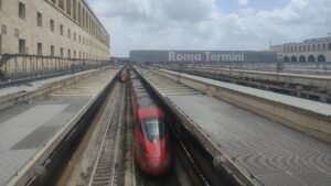 Treni: domani giornata difficile per i lavori tra Roma e Napoli con ritardi sulla linea veloce.