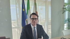 Un welfare moderno che mette al centro le persone: Casili traccia la rotta della Puglia tra sociale, sport e futuro