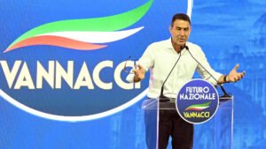 Vannacci senza freni: "Il femminicidio non esiste, un omicidio come altri"